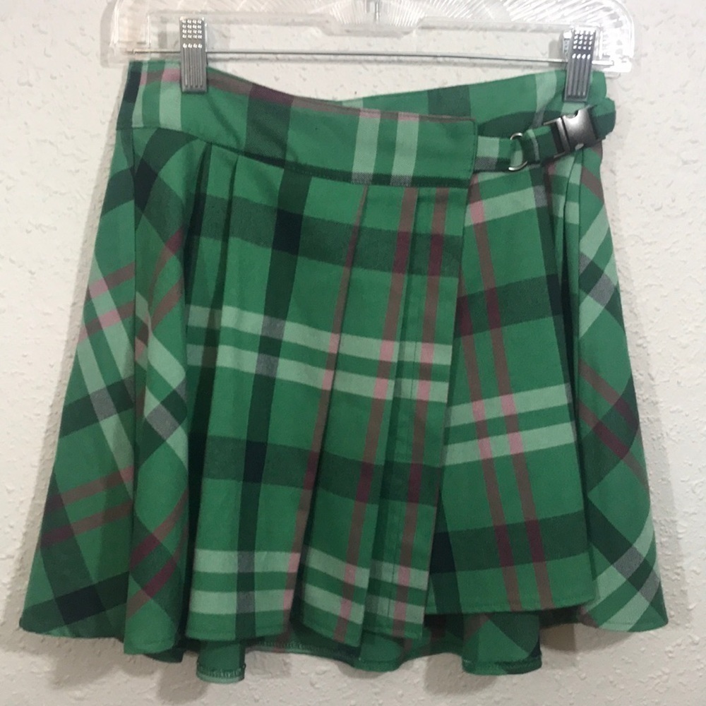 Urban Outfitters Green Plaid Short Pleated Skirt             size‎ Small